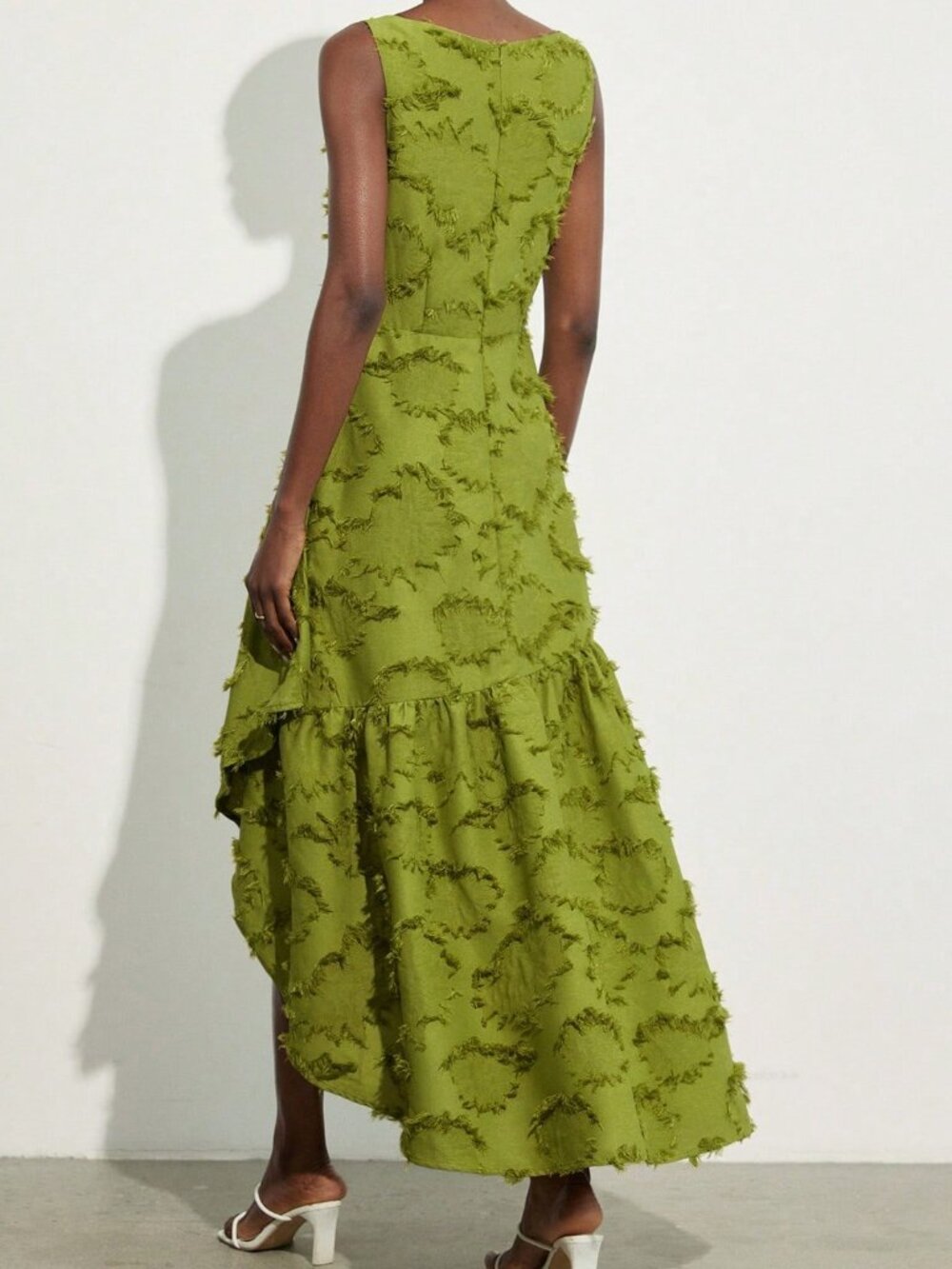 Green Elegant Women's Round Neck Sleeveless Waist-Cinched Skirt Dress - Picture 2 of 7